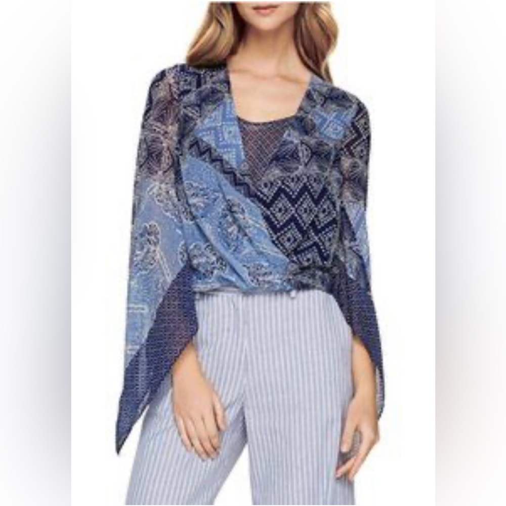 BCBG Maxazria XXS 100% Silk Nickelette Blue and White Batik Style Wrap Blouse